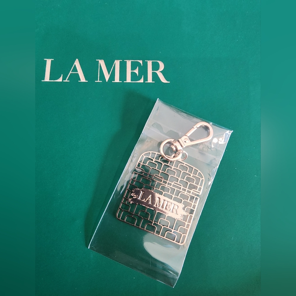 La Mer keychain  - NWOT
